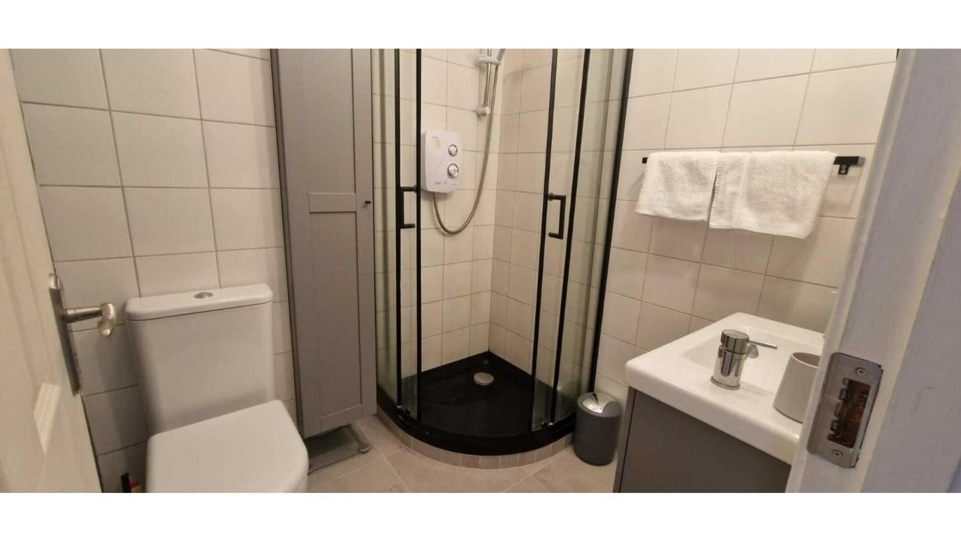 Apartment Large 2bd At Trendy Portobello Centre