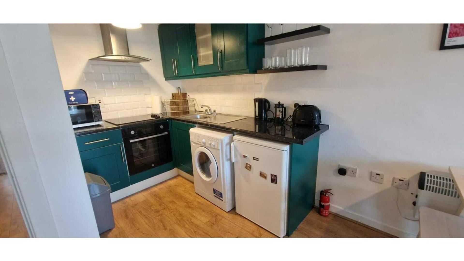 Large 2bd At Trendy Portobello Centre Apartment